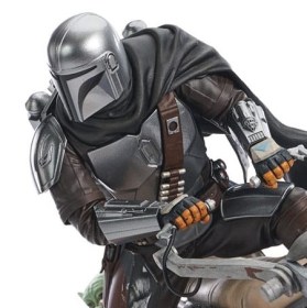 Din Djarin on Speeder Bike Star Wars The Mandalorian Premier Collection 1/7 Statue by Gentle Giant